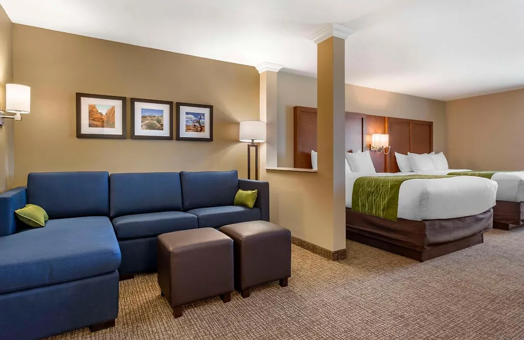 Comfort Suites Albuquerque Airport-1